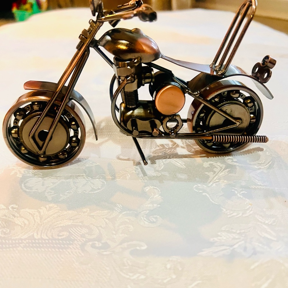 Metallic Motorcycle Model Decor - Picture 4 of 5